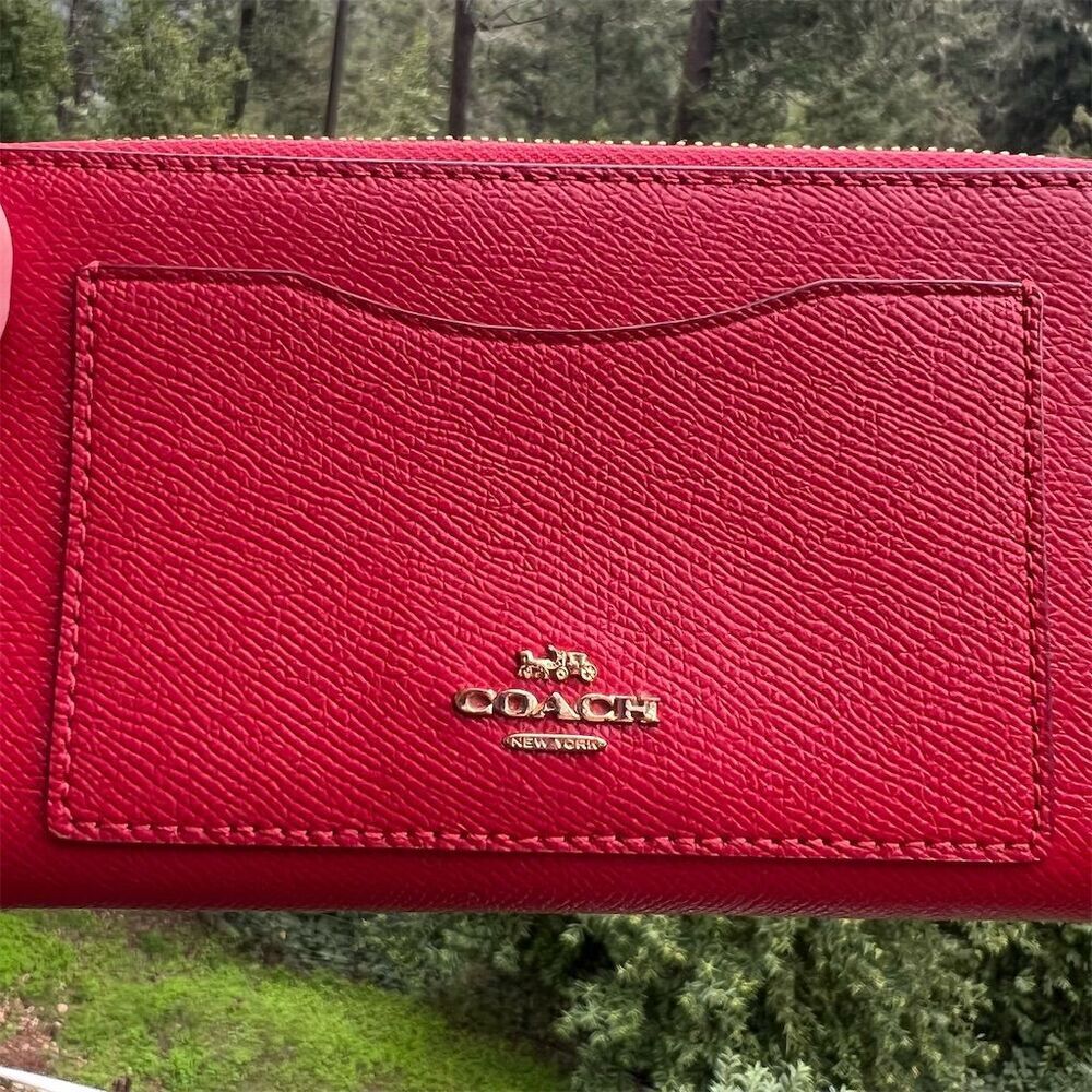 COACH Red Leather Phone Wallet with Gold Hardware EXCELLENT CONDITION AUTHENTIC - Picture 8 of 9